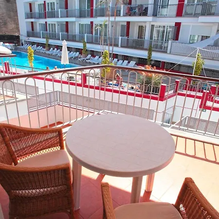 Arena Apartahotel 3*
