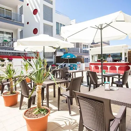 Arena Aparthotel